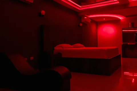 King Suite Jacuzzi — habitación (4)