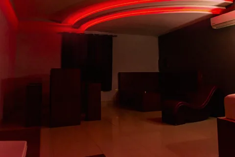 King Suite Jacuzzi — habitación (5)