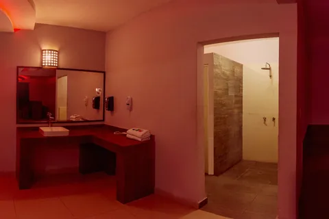King Suite Jacuzzi — habitación (7)