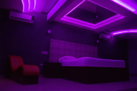 King Suite Jacuzzi — habitación (9)