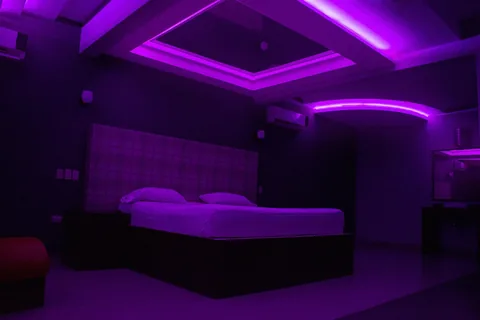 King Suite Jacuzzi — habitación (10)